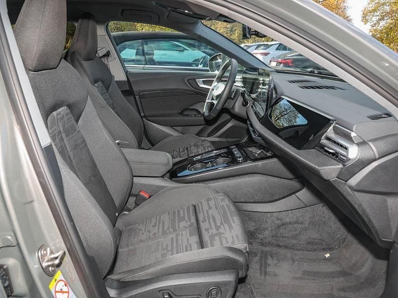 Gebraucht Audi A5 Advanced 204 PS (150 kW) 2025 Chronosgrau metallic Coupé