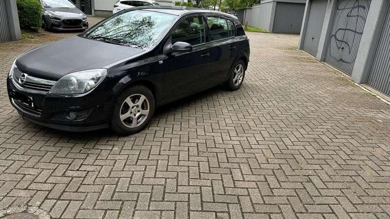 Schwarz Gebraucht 2008 Opel Astra Innovation Kleinwagen | 2.500 € (Fairer Preis) - Bild 1/4