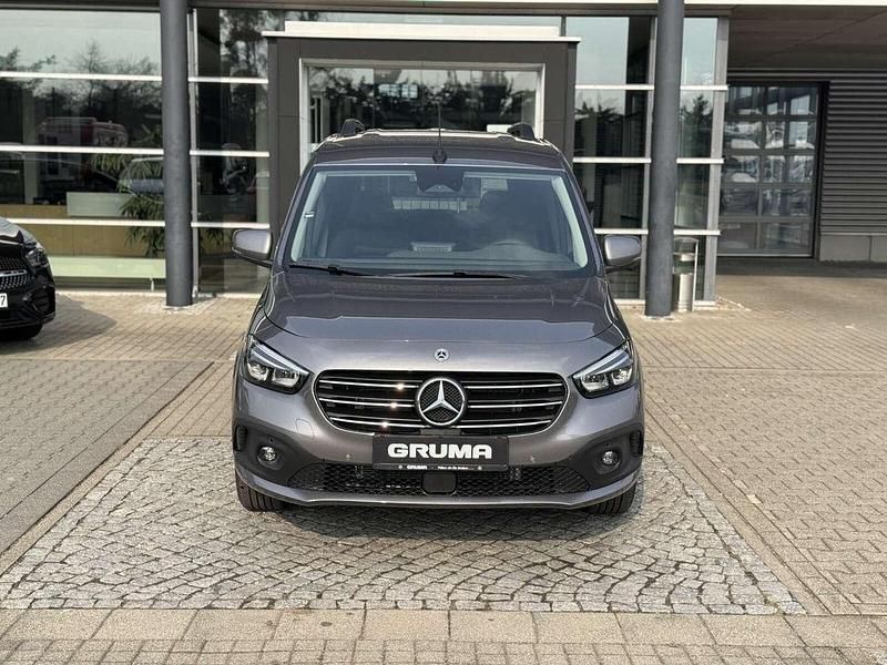 Gebraucht Mercedes T180 Progressive 116 PS (85 kW) 2025 Chromitgrau Van / Kleinbus