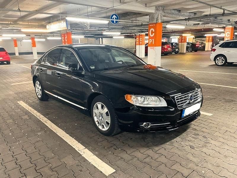 Schwarz Gebraucht 2013 Volvo S80 Momentum Limousine | 9.390 € (Fairer Preis) - Bild 1/4