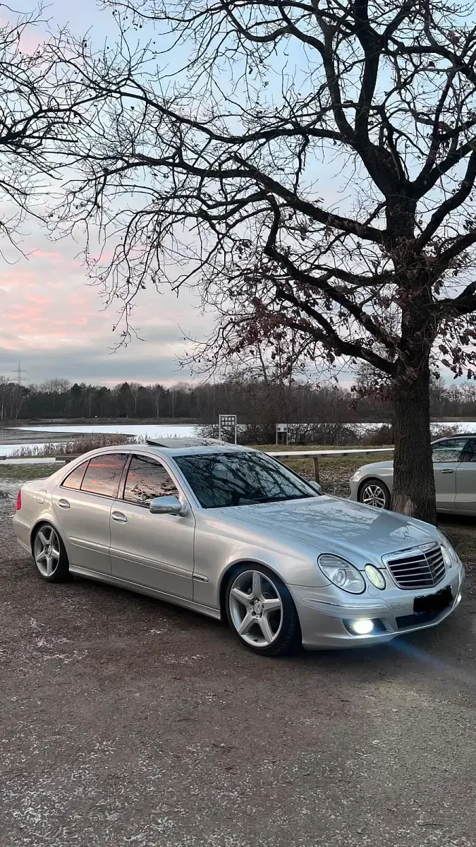 Second-hand Mercedes E300 211 CP (155 kW) 2008 Argintiu Berlinǎ