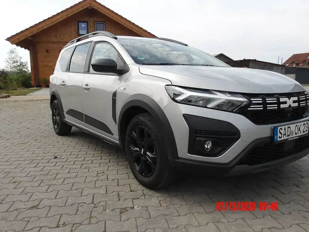 Gebraucht Dacia Jogger Extreme 110 PS (80 kW) 2023 Silber Van / Kleinbus