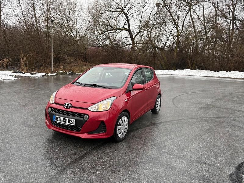 Gebraucht Hyundai i10 84 PS (61 kW) 2020 Rot Kleinwagen