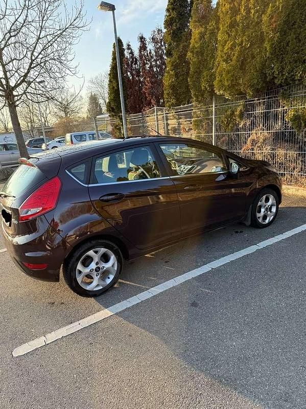 Gebraucht Ford Fiesta Titanium 97 PS (71 kW) 2010 Kleinwagen