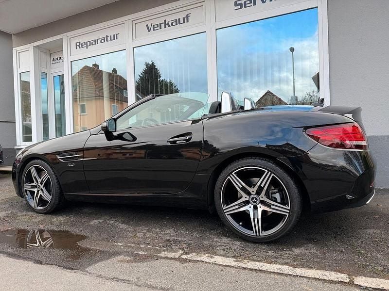Gebraucht Mercedes SLC300 AMG 245 PS (180 kW) 2019 Schwarz Cabrio