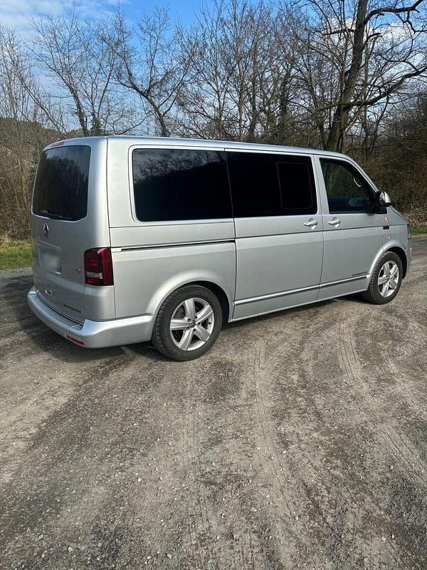 Gebraucht VW Multivan 179 PS (131 kW) 2014 Silber Van