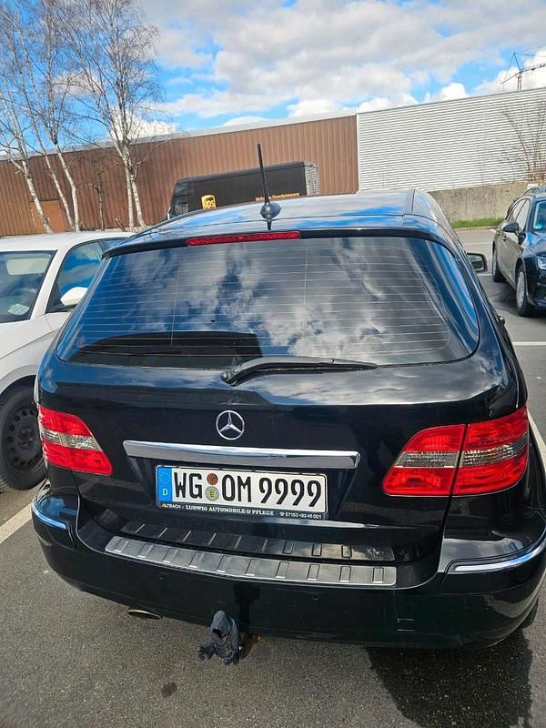 Gebraucht Mercedes B200 136 PS (100 kW) 2011 Schwarz Van / Kleinbus