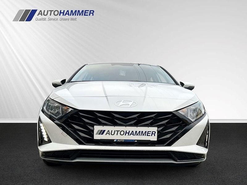 Gebraucht Hyundai i20 Trend 101 PS (74 kW) 2025 Weiß Limousine
