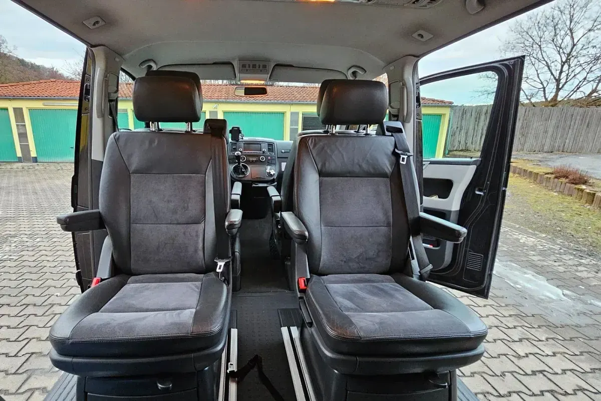 Gebraucht VW Multivan United 174 PS (127 kW) 2010 Schwarz Van / Kleinbus