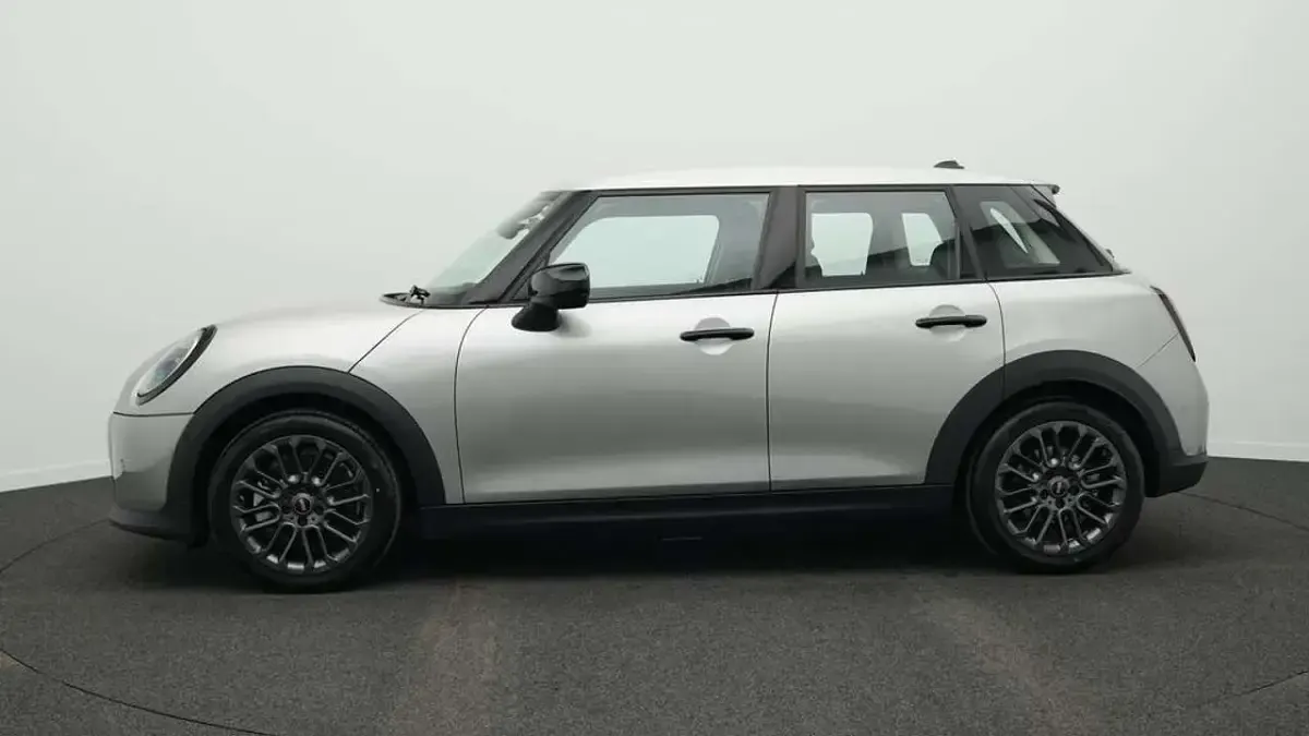 Gebraucht Mini Cooper Classic 156 PS (114 kW) 2024 Grau Kleinwagen
