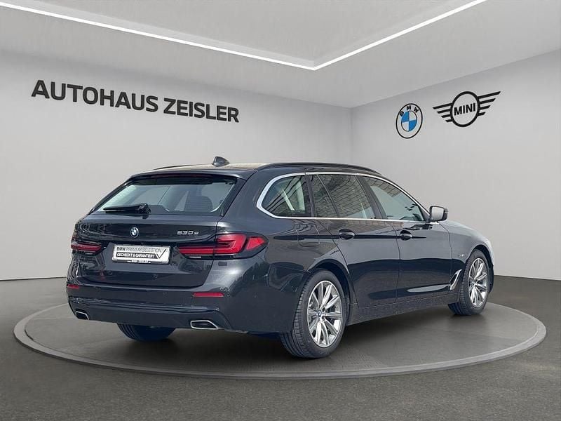 Gebraucht BMW 530e Sport Line 184 PS (135 kW) 2024 Sophistograu brillanteffekt Kombi