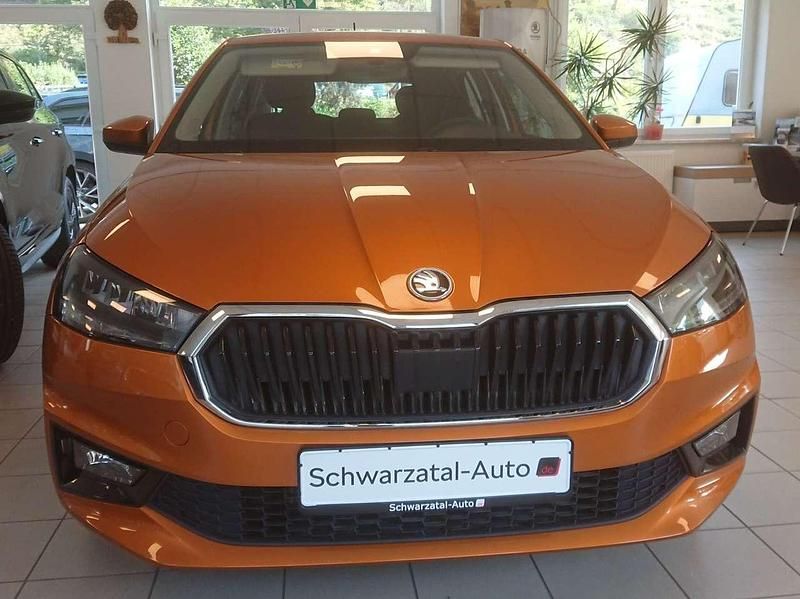 Phoenixorange metallic Gebraucht 2024 Skoda Fabia Selection Kleinwagen | 17.450 € (Guter Preis) - Bild 1/4
