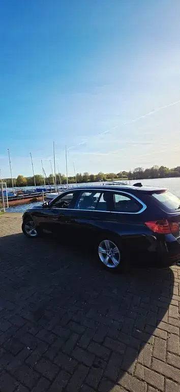 Gebraucht BMW 320 184 PS (135 kW) 2012 Blau Kombi