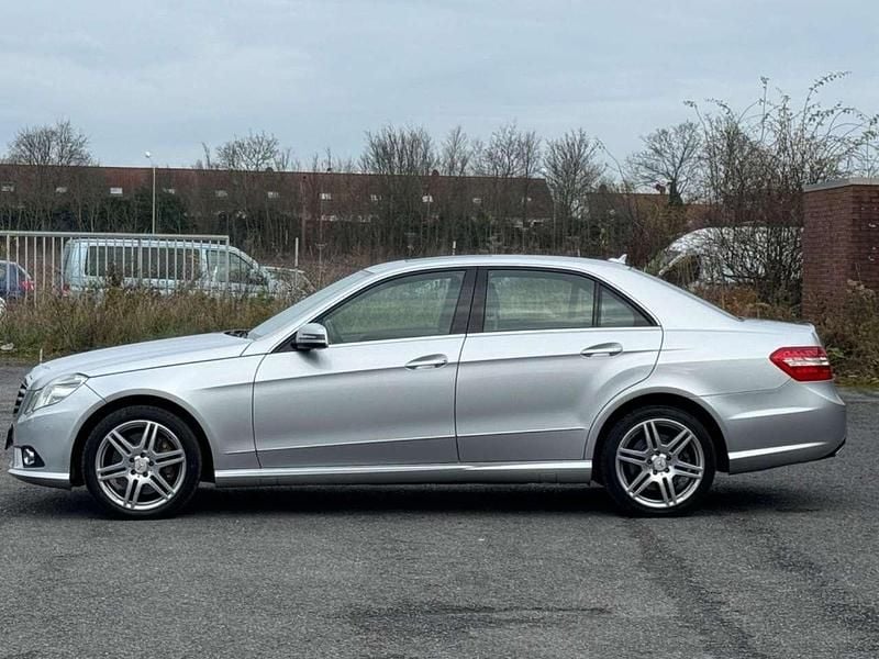 Gebraucht Mercedes E500 Avantgarde 387 PS (284 kW) 2009 Silber Limousine