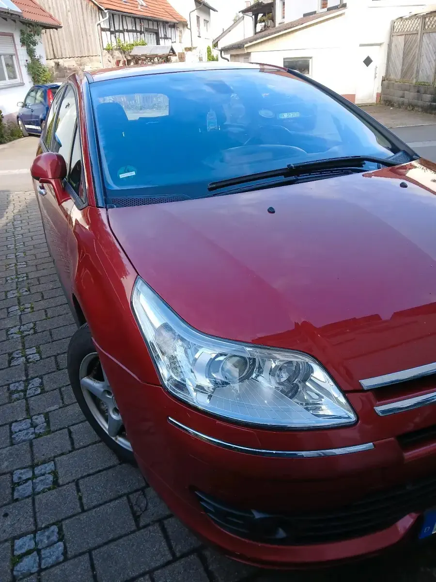 Gebraucht Citroën C4 108 PS (79 kW) 2006 Rot Limousine