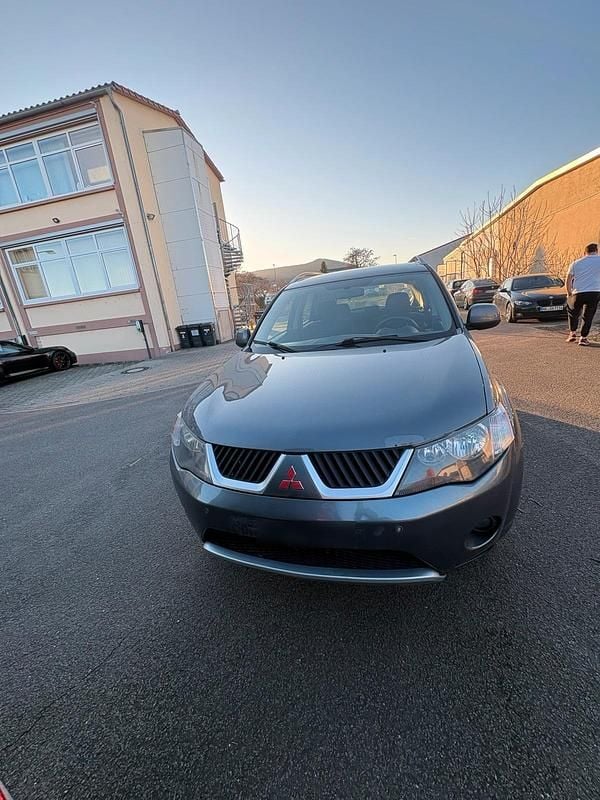 Gebraucht Mitsubishi Outlander Inform 140 PS (102 kW) 2007 Grau SUV
