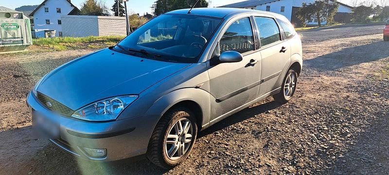 Usata Ford Focus 101 CV (74 kW) 2004 Grigio Berlina