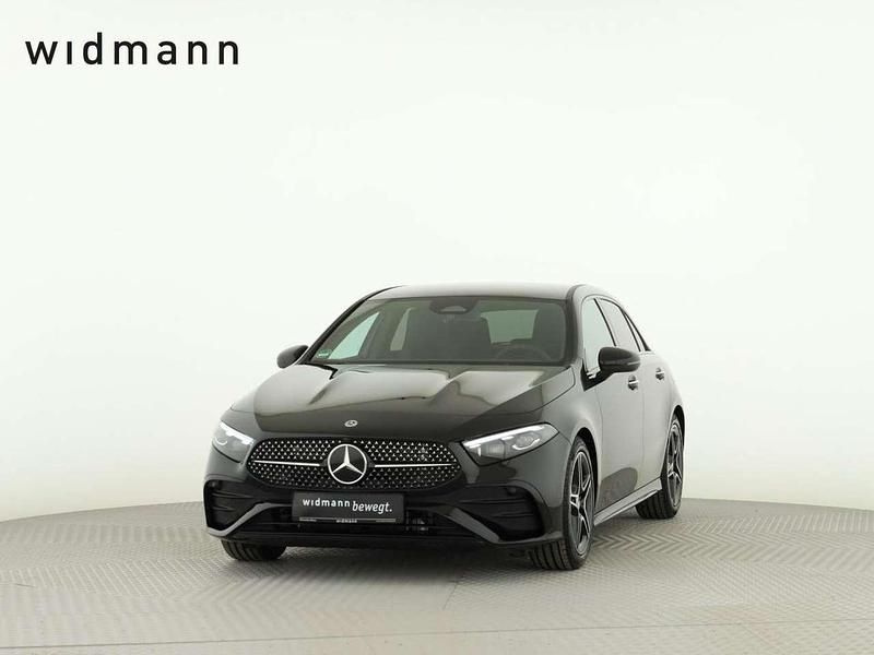 Unilack nachtschwarz Gebraucht 2025 Mercedes A180 AMG Limousine | 30.350 € (Guter Preis) - Bild 1/4