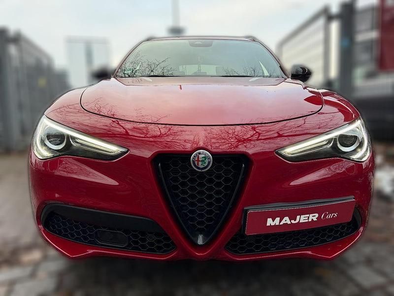 Rot Gebraucht 2020 Alfa Romeo Stelvio Veloce SUV | 32.290 € - Bild 1/1