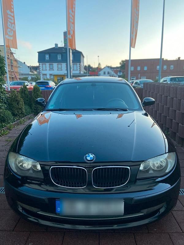 Schwarz Gebraucht 2007 BMW 116 Kleinwagen | 3.197 € - Bild 1/4