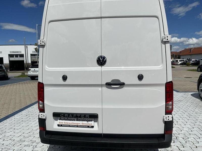 Gebraucht VW Crafter 177 PS (130 kW) 2024 Candyweiß Van