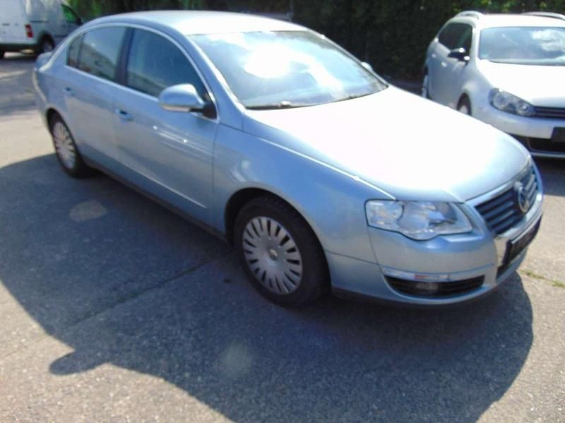 Gebraucht VW Passat Comfortline 150 PS (110 kW) 2007 Arctic blue silver metallic Limousine