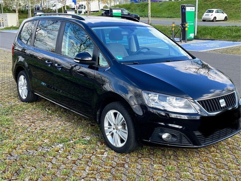 Schwarz Gebraucht 2012 Seat Alhambra Ecomotive Van / Kleinbus | 10.999 € (Fairer Preis) - Bild 1/4
