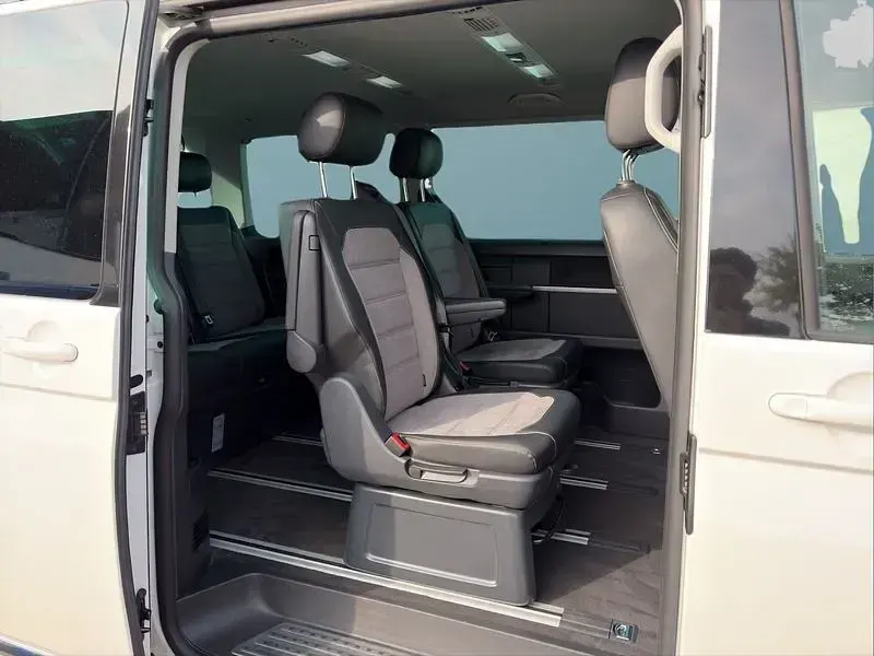 Gebraucht VW Multivan 204 PS (150 kW) 2021 Weiß Van / Kleinbus