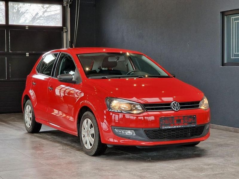 Rot Gebraucht 2011 VW Polo Trendline Kleinwagen | 4.799 € (Fairer Preis) - Bild 1/4