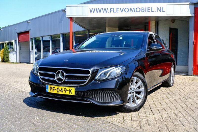 Schwarz Gebraucht 2017 Mercedes E200 Business Limousine | 20.950 € (Guter Preis) - Bild 1/4