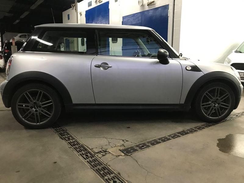Gebraucht Mini ONE 75 PS (55 kW) 2010 Silber Kleinwagen