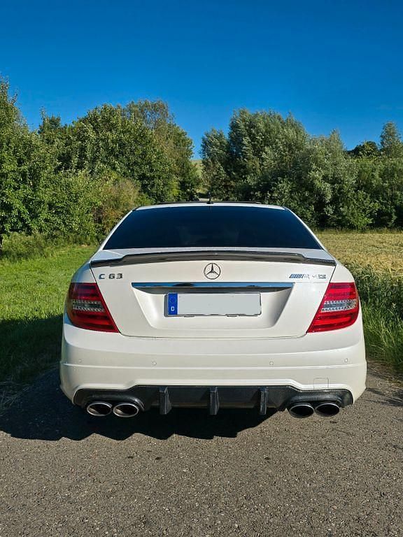 Gebraucht Mercedes C63 AMG AMG 457 PS (336 kW) 2012 Weiß Limousine
