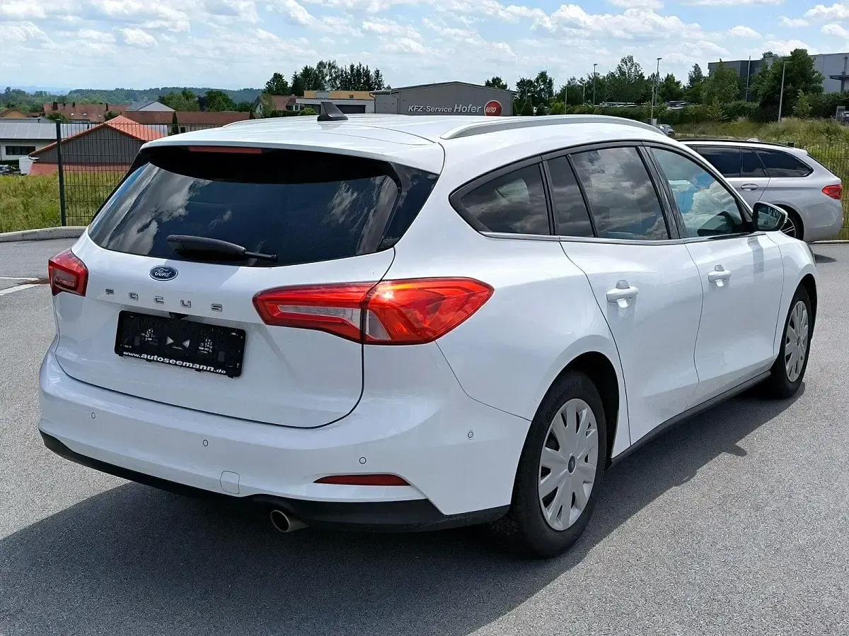 Gebraucht Ford Focus 120 PS (88 kW) 2021 Weiß Kombi