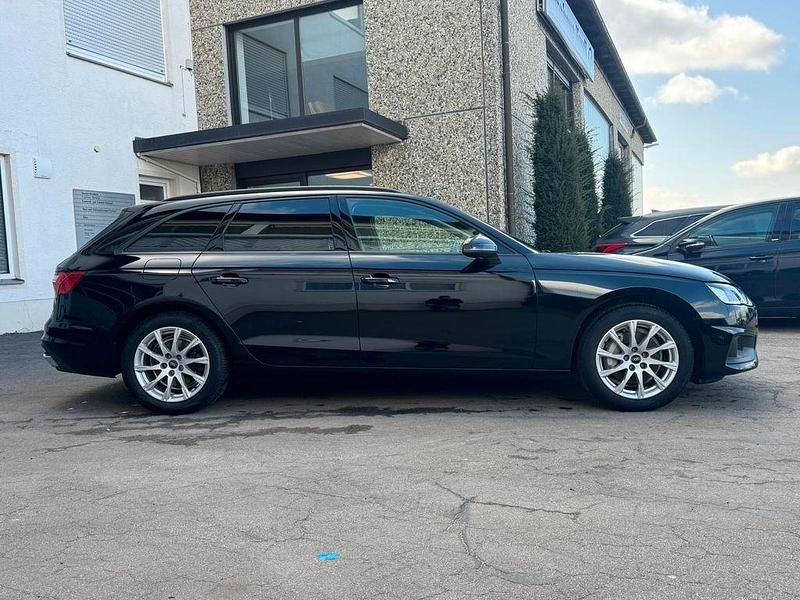 Gebraucht Audi A4 Sport 204 PS (150 kW) 2023 Brillantschwarz Kombi