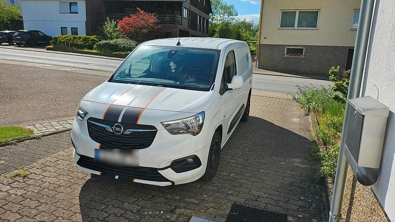 Gebraucht Opel Combo 131 PS (96 kW) 2020 Weiß Van / Kleinbus