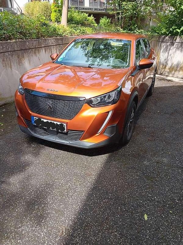 Gebraucht Peugeot 2008 Active 131 PS (96 kW) 2021 Orange SUV