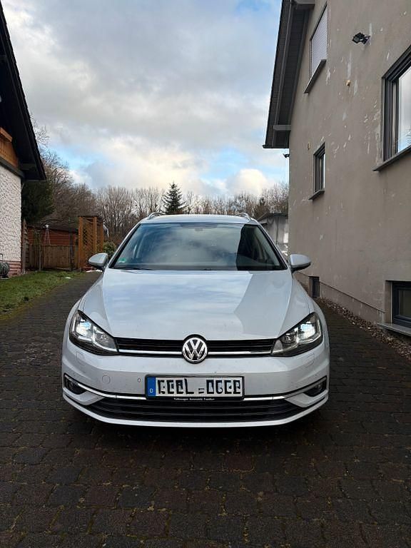 Gebraucht VW Golf VII Comfortline 116 PS (85 kW) 2017 Weiß Kombi