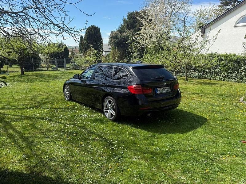 Schwarz Gebraucht 2013 BMW 320 Kombi | 6.200 € (Fairer Preis) - Bild 1/4