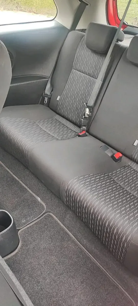 Gebraucht Toyota Yaris 70 PS (51 kW) 2012 Rot Kleinwagen