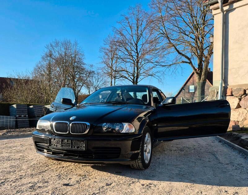 Schwarz Gebraucht 2001 BMW 318 Coupé | 2.500 € (Fairer Preis) - Bild 1/4