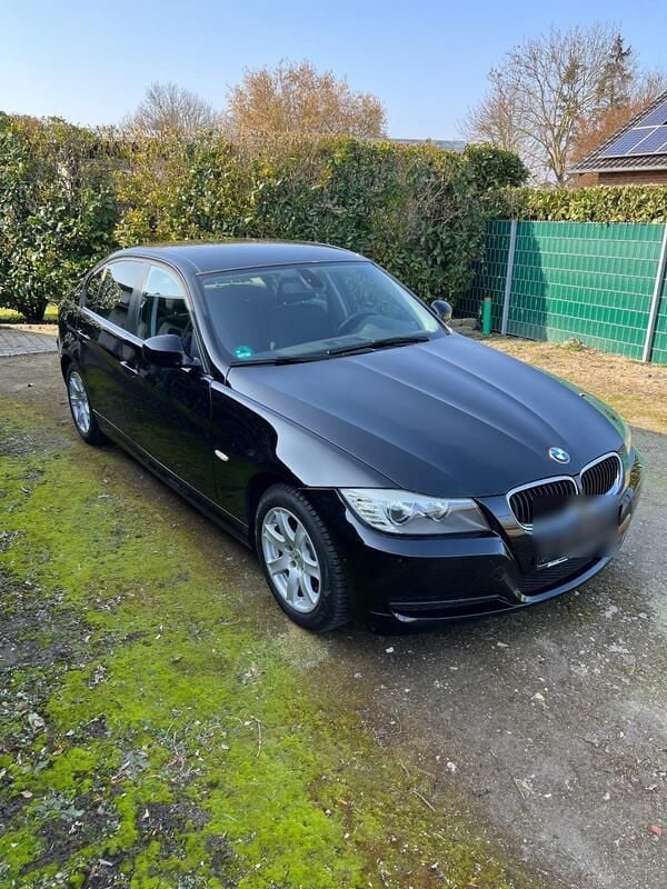 Schwarz Gebraucht 2011 BMW 316 Limousine | 7.950 € (Fairer Preis) - Bild 1/4
