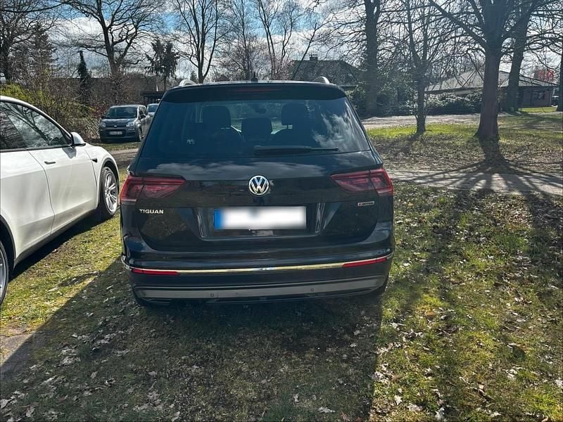 Gebraucht VW Tiguan Highline 190 PS (139 kW) 2020 Schwarz SUV