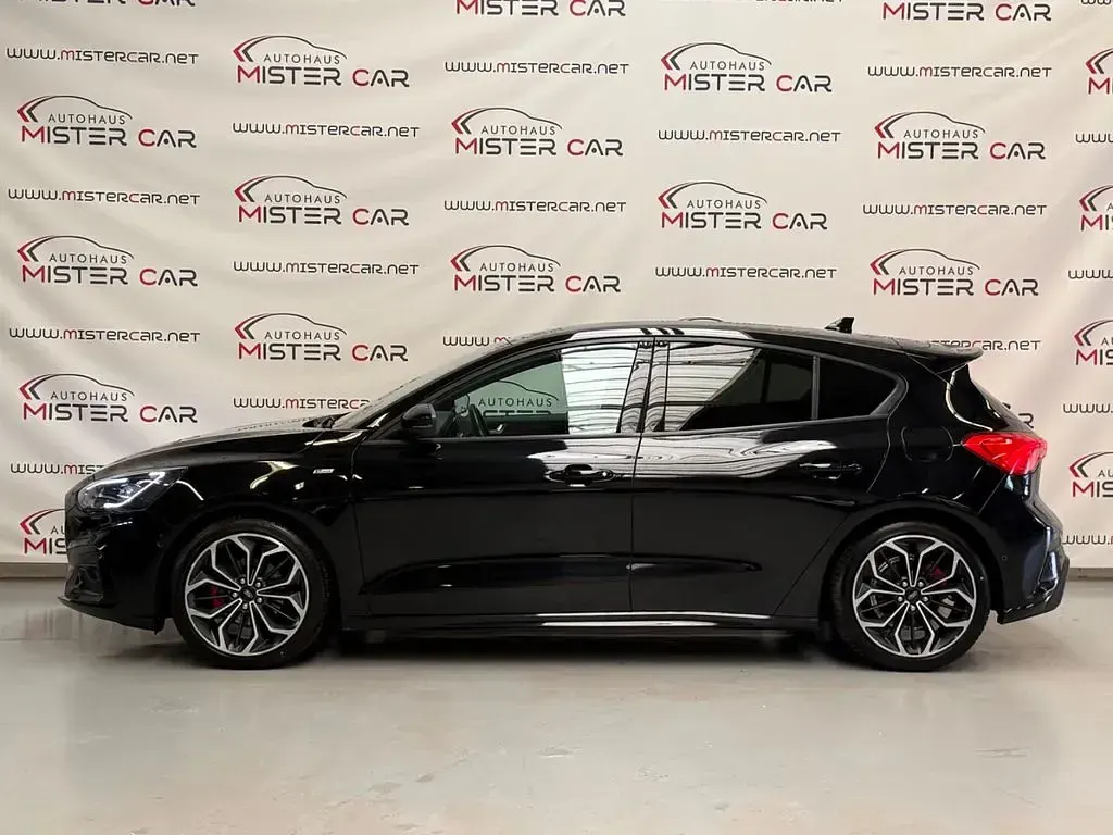 Gebraucht Ford Focus ST-Line 125 PS (91 kW) 2019 Shadow black Limousine