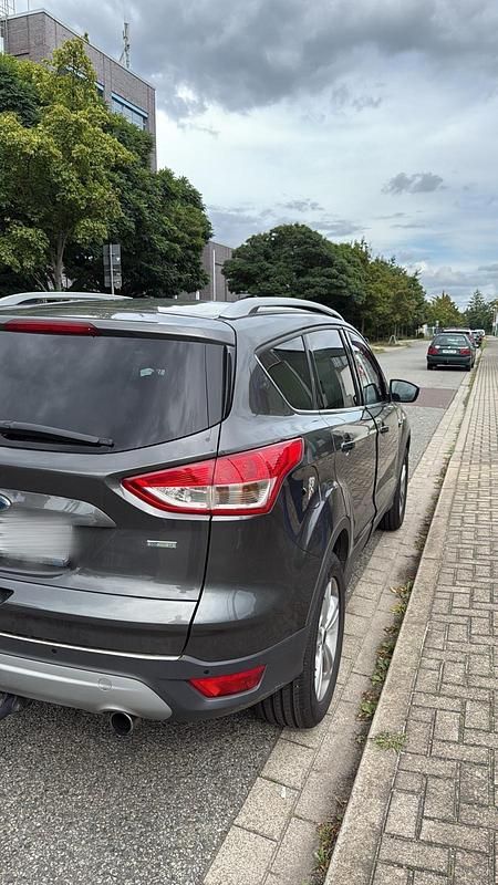 Gebraucht Ford Kuga 120 PS (88 kW) 2016 Grau SUV