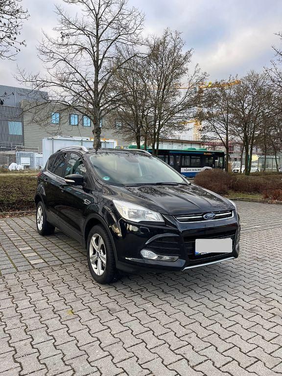Schwarz Gebraucht 2016 Ford Kuga Titanium SUV | 9.999 € (Superpreis) - Bild 1/4