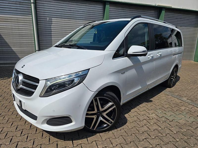 Gebraucht Mercedes V250 AMG 190 PS (139 kW) 2016 Weiß Van / Kleinbus