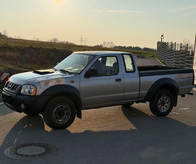 Gebraucht Nissan Navara 133 PS (97 kW) 2009 Silber Pickup