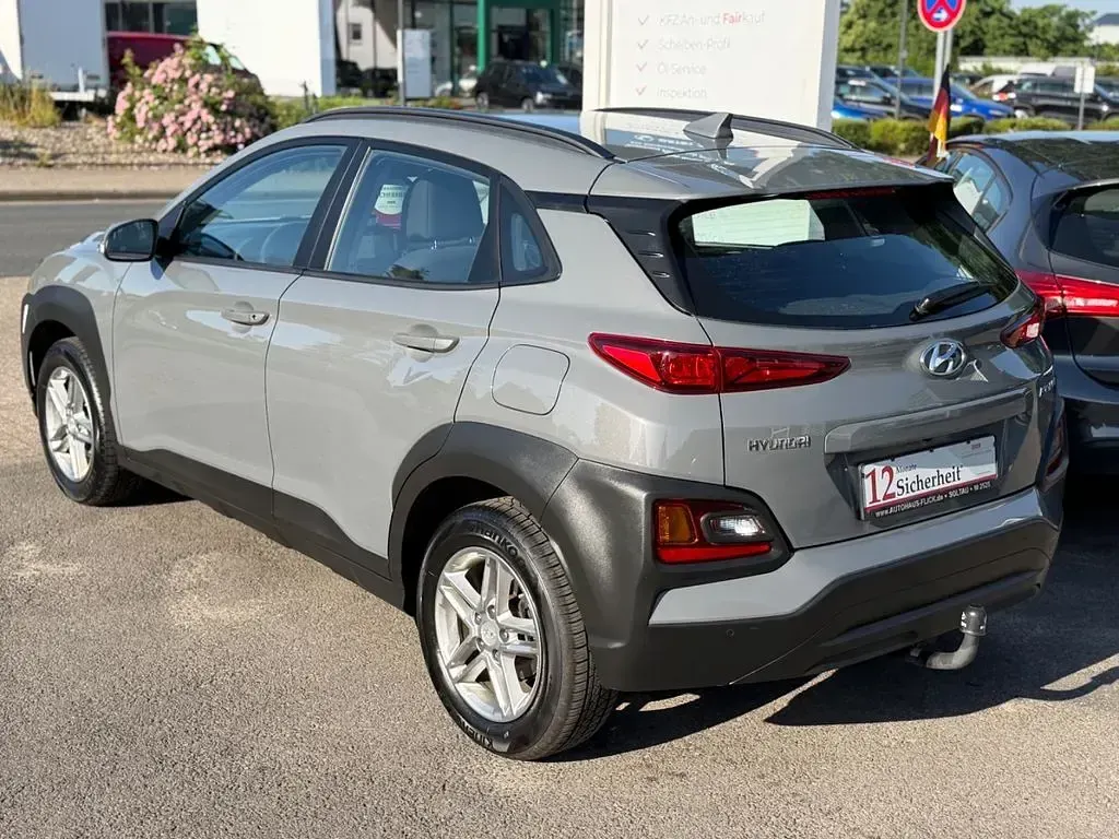 Gebraucht Hyundai Kona Trend 120 PS (88 kW) 2019 Galaxy grey / mic SUV