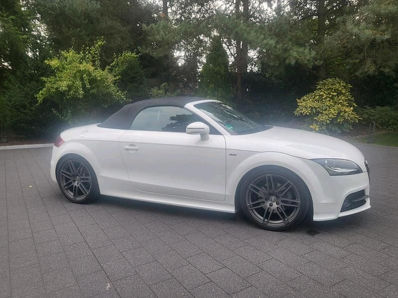 Weiß Gebraucht 2013 Audi TT Roadster S-Line Cabrio | 20.000 € (Teuer) - Bild 1/4