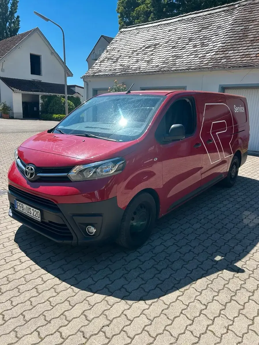 Gebraucht Toyota Proace 177 PS (130 kW) 2017 Rot Van / Kleinbus